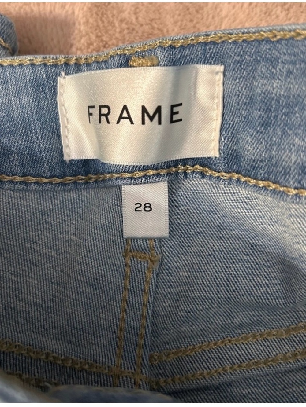 🔥NEW! FRAME •🛍️BUNDLE🛍️• Le Crop Mini Boot Jeans in Guilty Wash/Integrity Wash🔥 - Picture 10 of 13